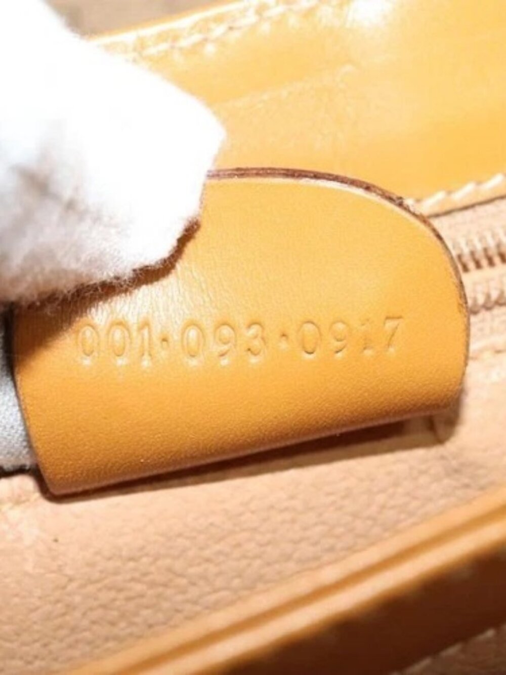 GUCCI Micro GG Supreme Shoulder Bag PVC Brown Gold Auth BA959 - Picture 11 of 16